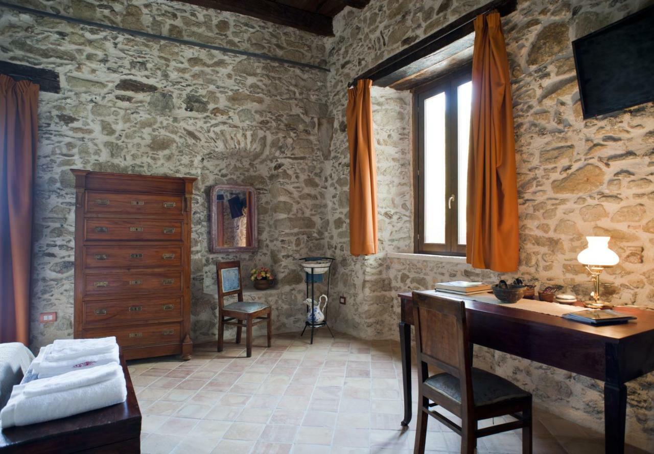 Residenza D'Epoca Borgodifiume Hotel Fiumefreddo Bruzio Bagian luar foto