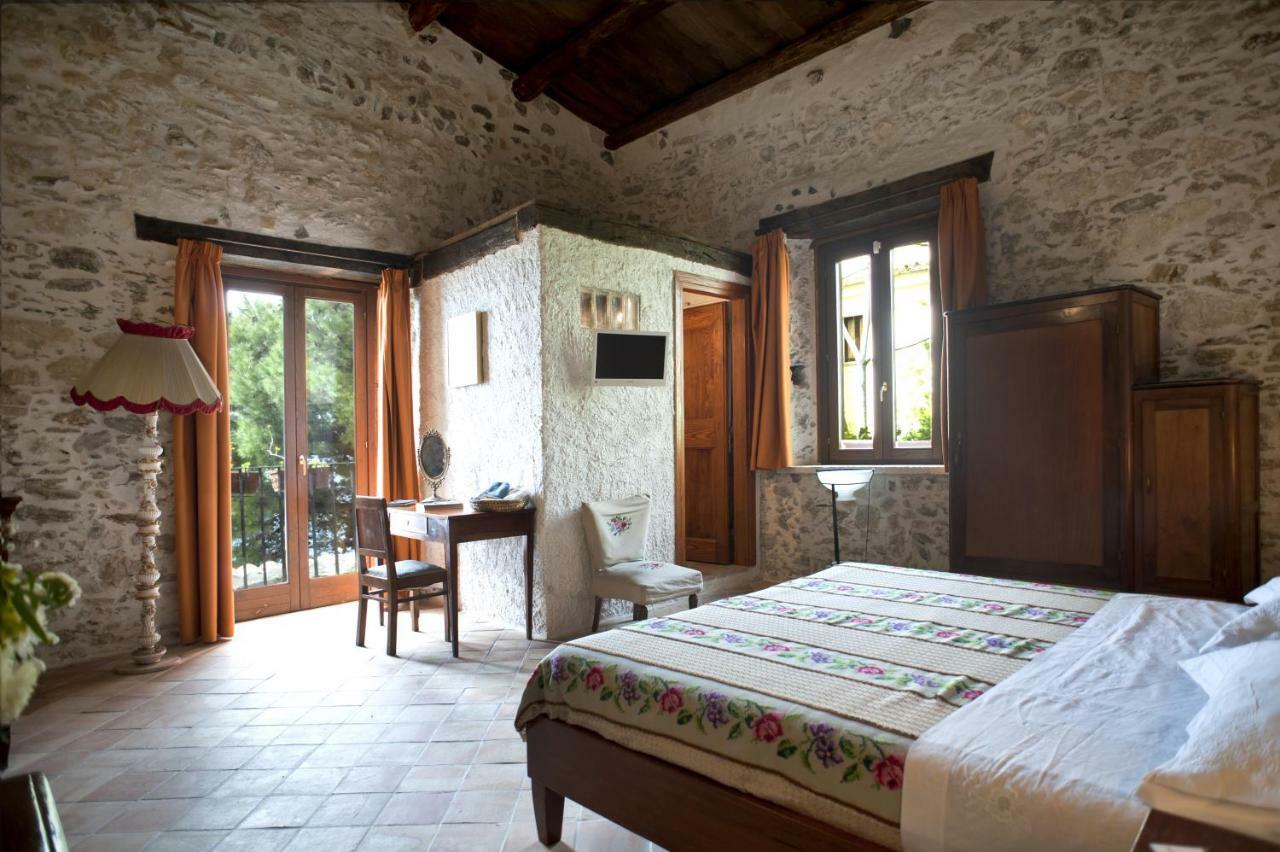Residenza D'Epoca Borgodifiume Hotel Fiumefreddo Bruzio Bagian luar foto