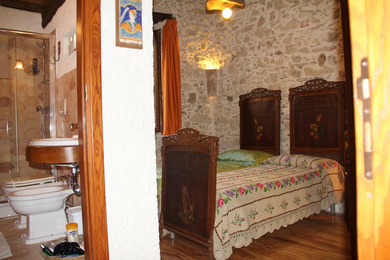 Residenza D'Epoca Borgodifiume Hotel Fiumefreddo Bruzio Bagian luar foto