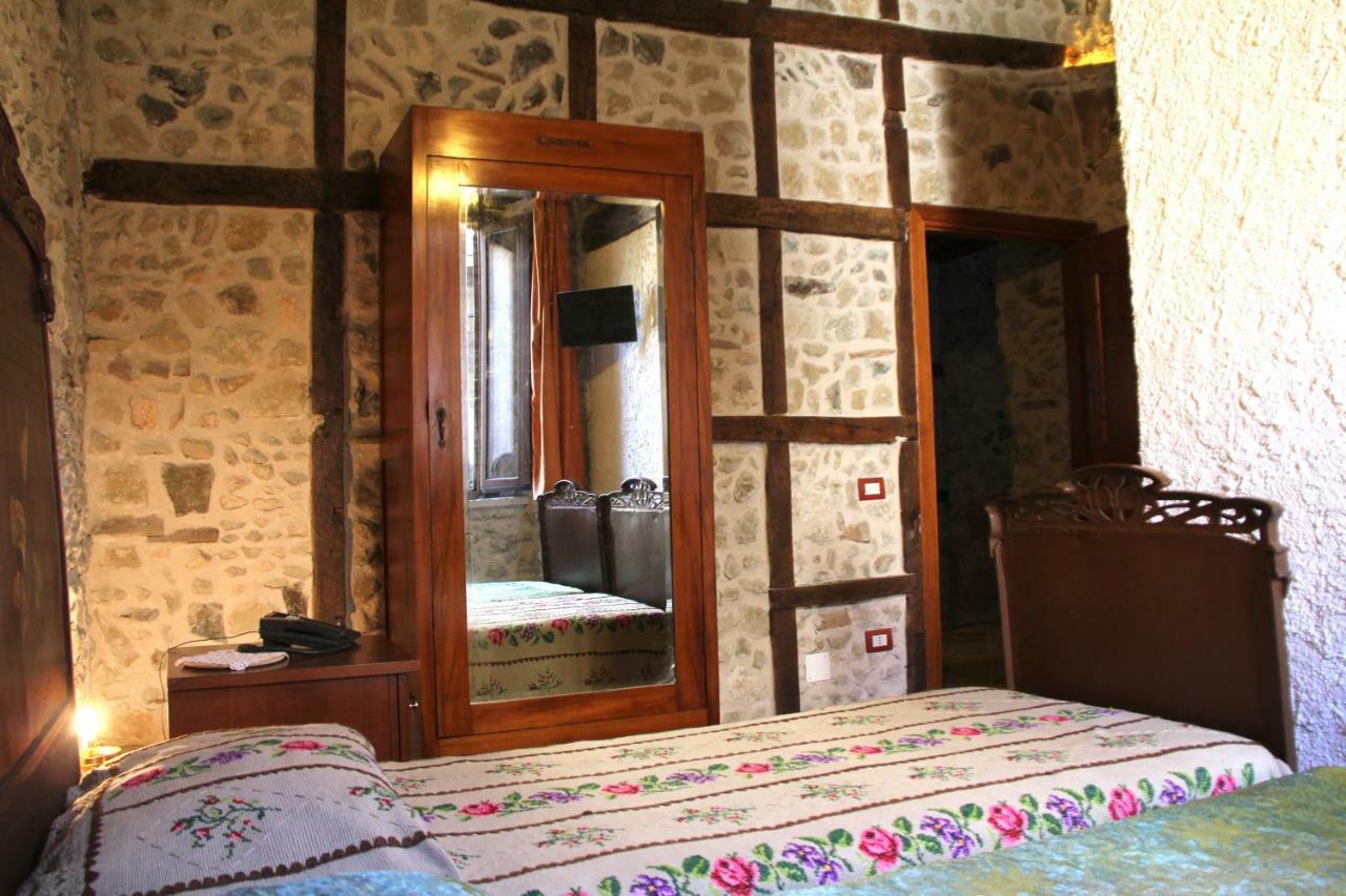 Residenza D'Epoca Borgodifiume Hotel Fiumefreddo Bruzio Bagian luar foto