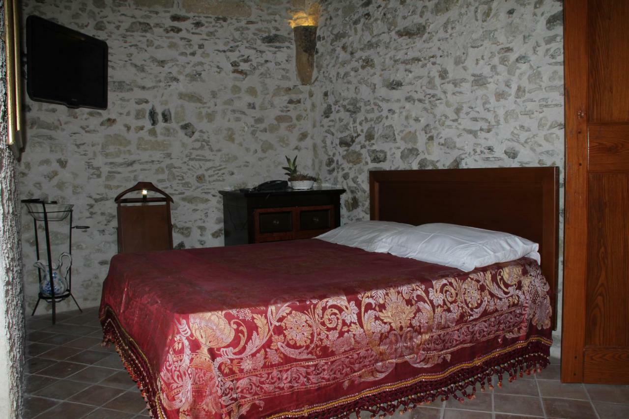 Residenza D'Epoca Borgodifiume Hotel Fiumefreddo Bruzio Bagian luar foto